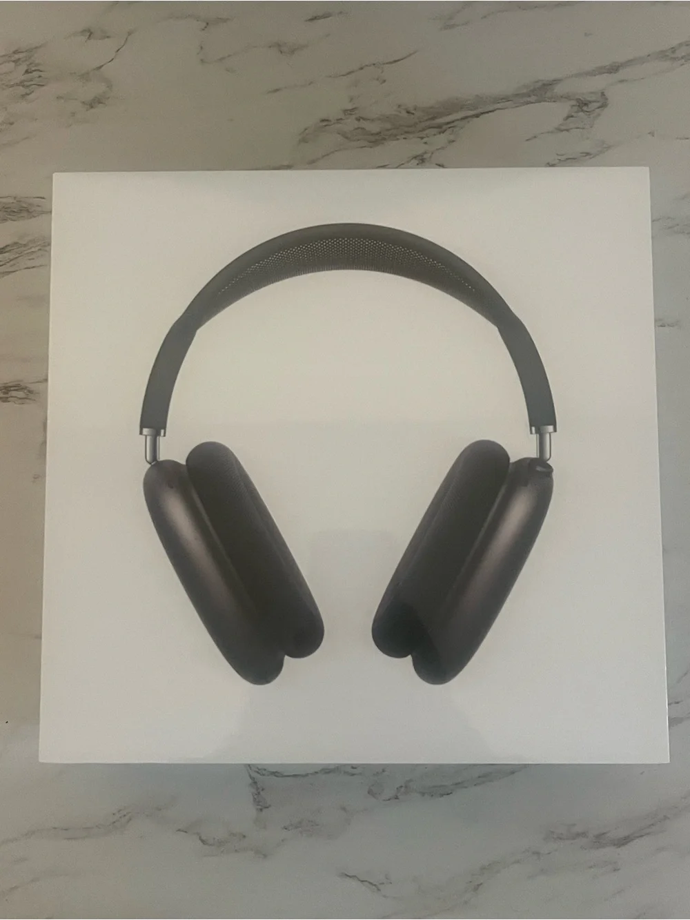 Apple AirPods Max Over-Ear Headphones in Midnight